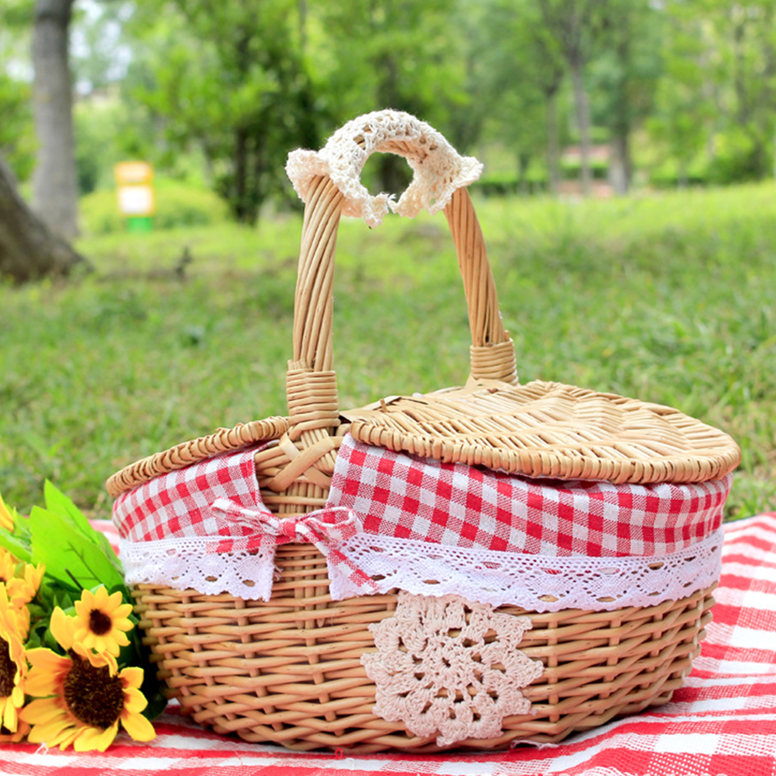 Food Storage Hiking - Wicker Picnic Basket with Sturdy Lid